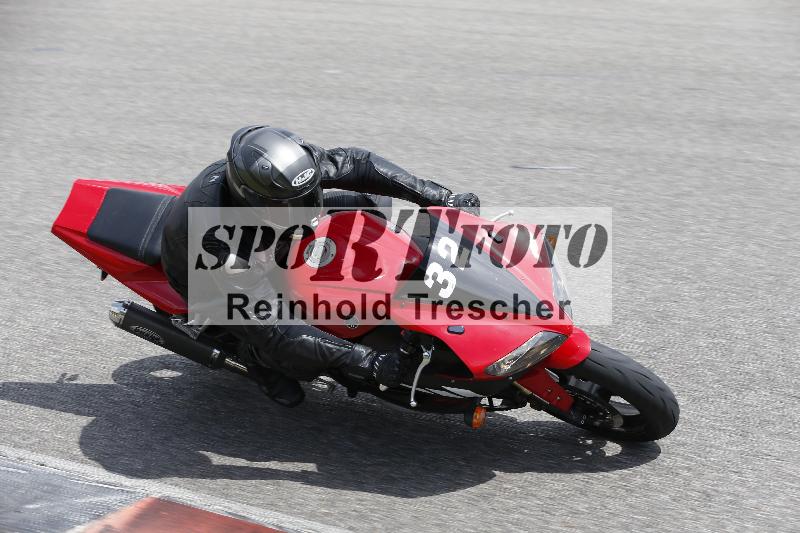 /Archiv-2024/29 12.06.2024 MOTO.CH Track Day ADR/Gruppe gelb/32